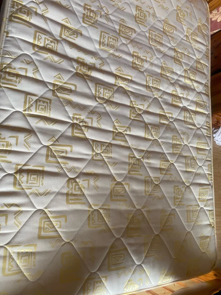 Bed - Image 2