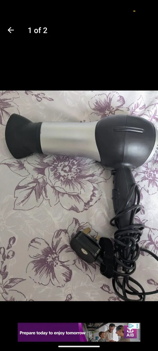 Clothes iron - Image 1