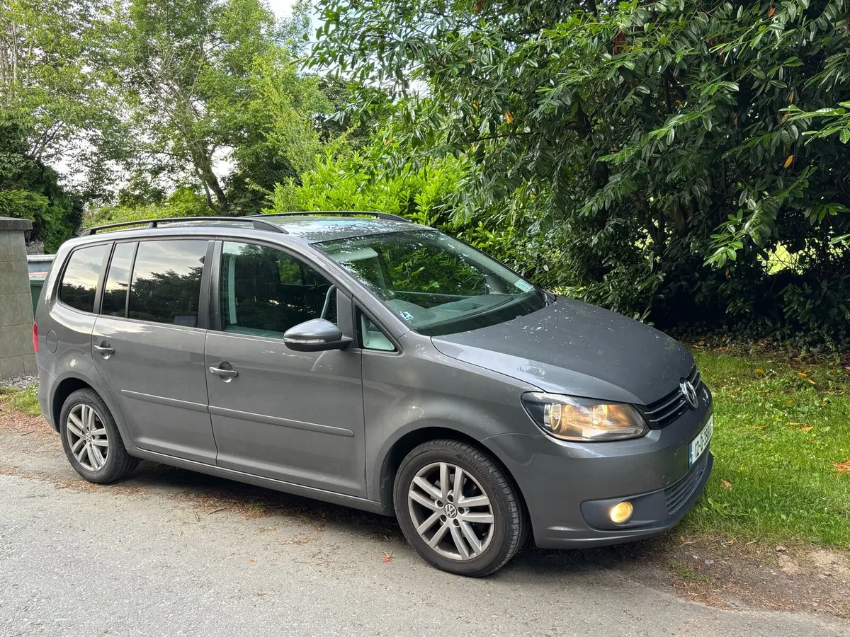 VW Touran 1.6 TDI Comfortline Leather Heated A/C - Image 1