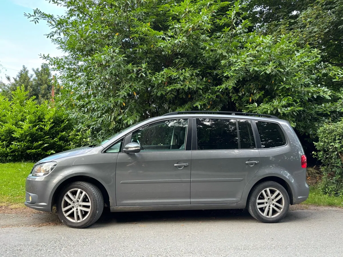 VW Touran 1.6 TDI Comfortline Leather Heated A/C - Image 3