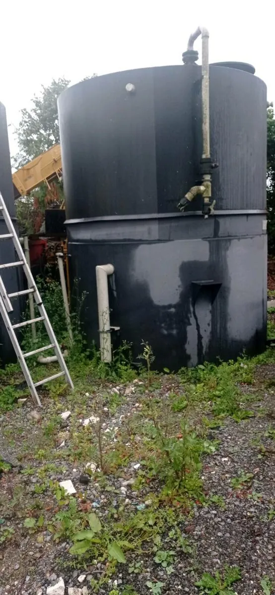 Water tanks - Image 1