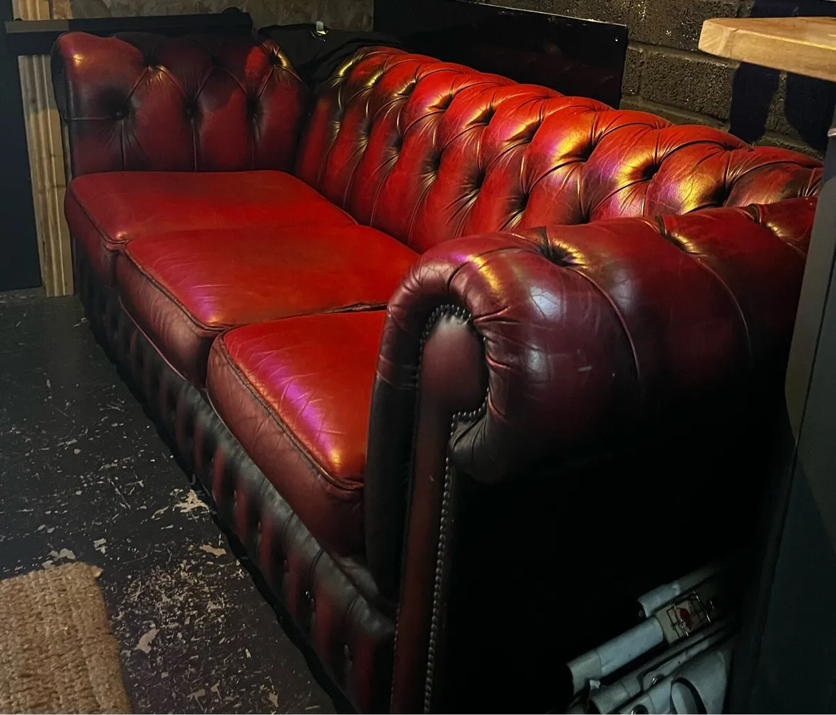 Chesterfield sofa - Image 2