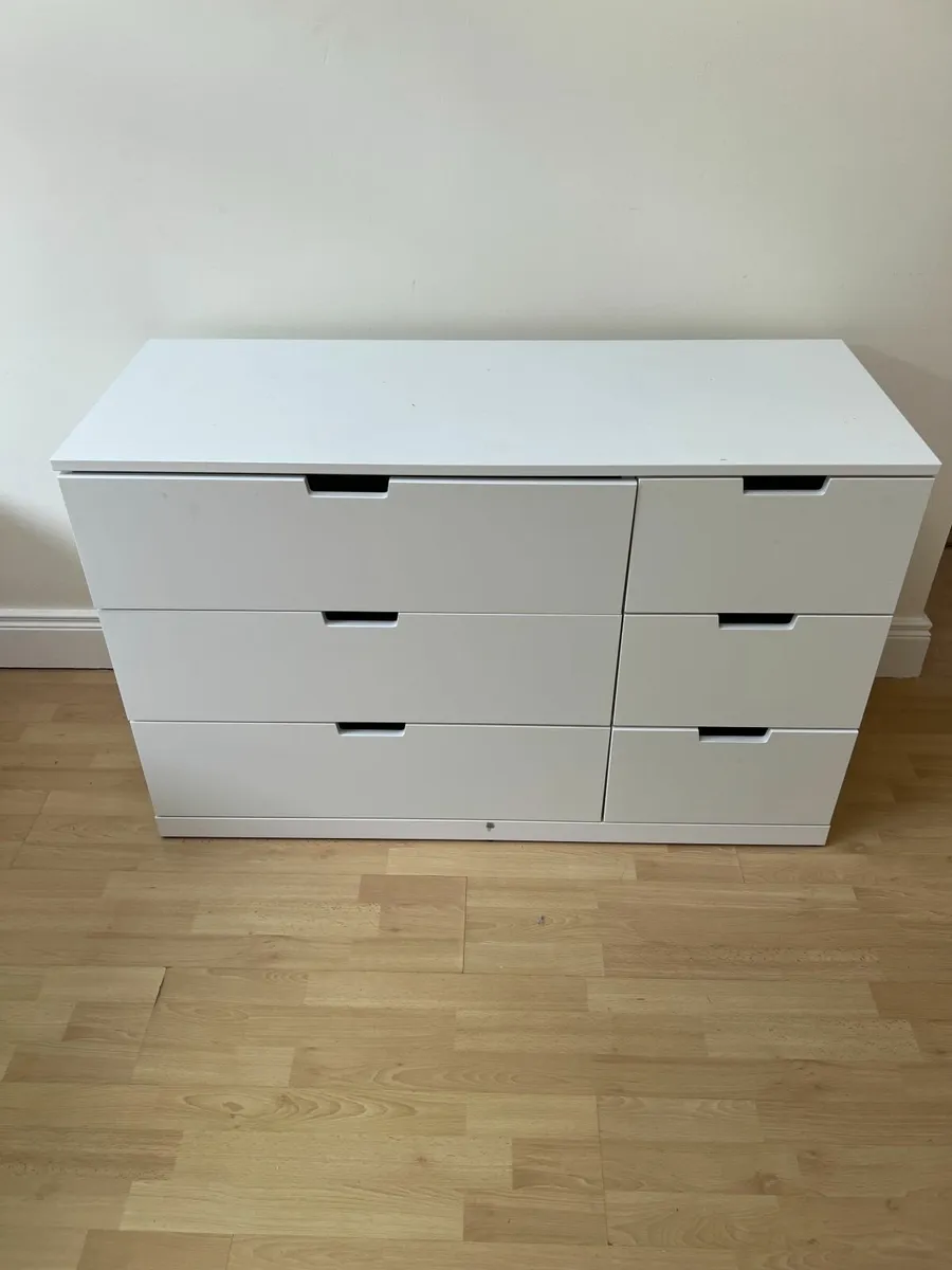 bedroom furniture - Image 1