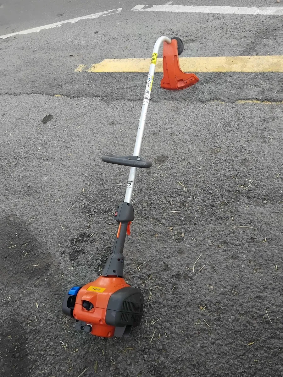 Husqvarna 122c running well priced - Image 3