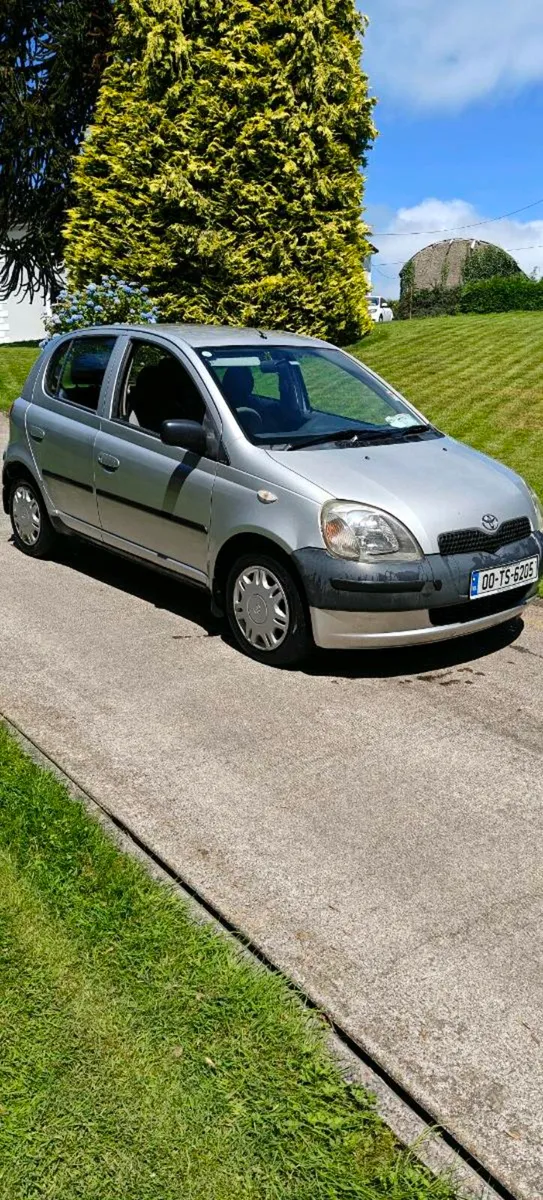 Toyota Yaris 2000 - Image 1