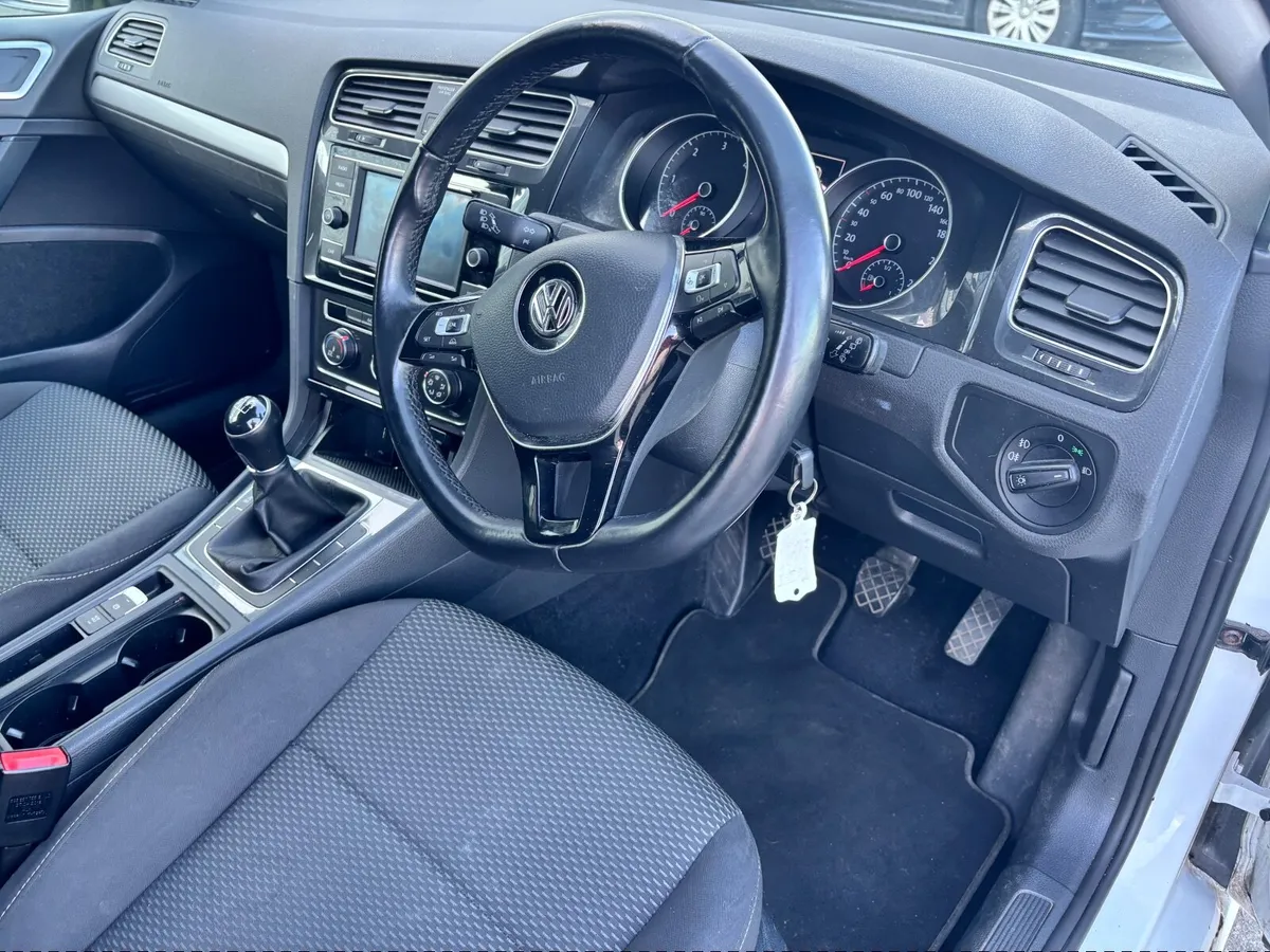 Commercial Volkswagen Golf 2018 - Image 1