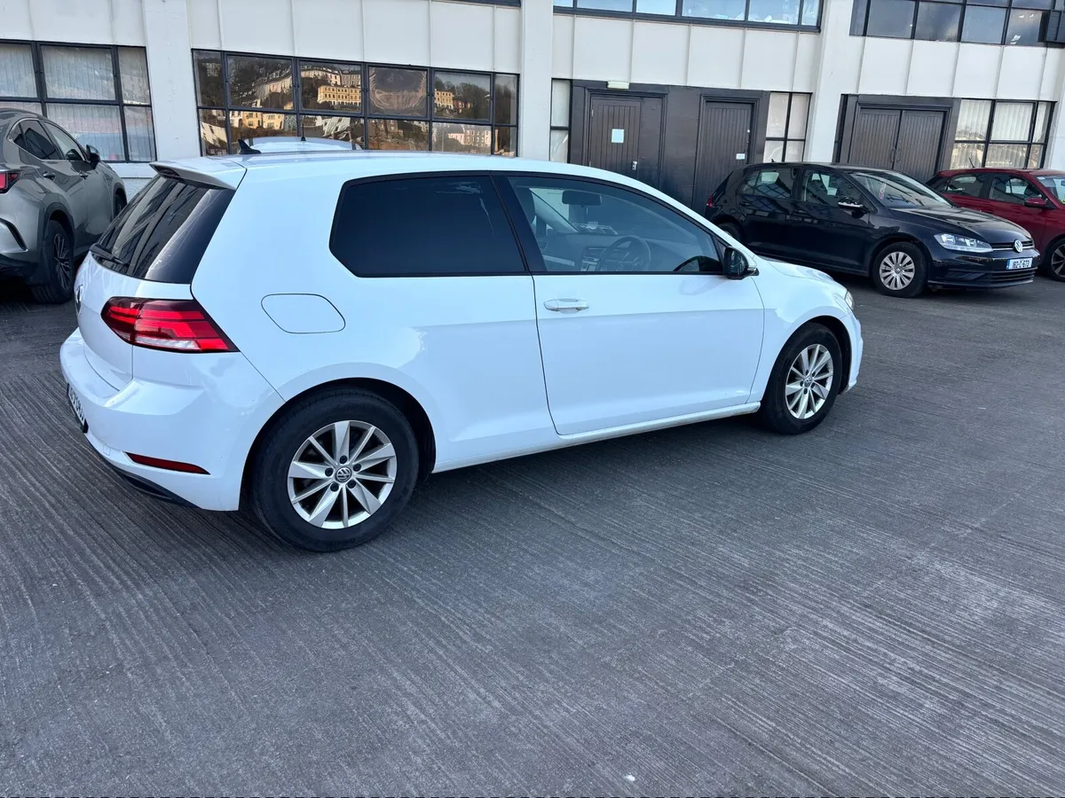 Commercial Volkswagen Golf 2018 - Image 3