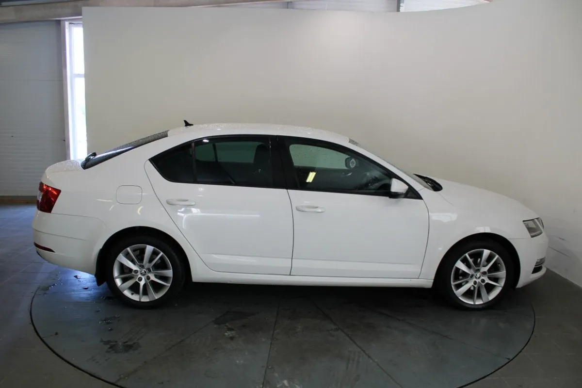 Skoda Octavia Se-l 1.6tdi 115HP - Image 3