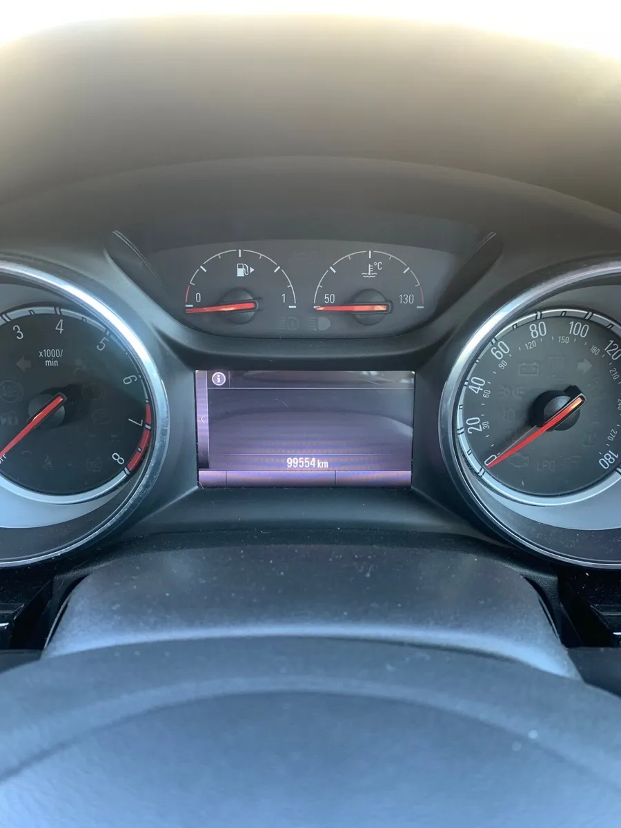 Vauxhall Astra 2016 - Image 2