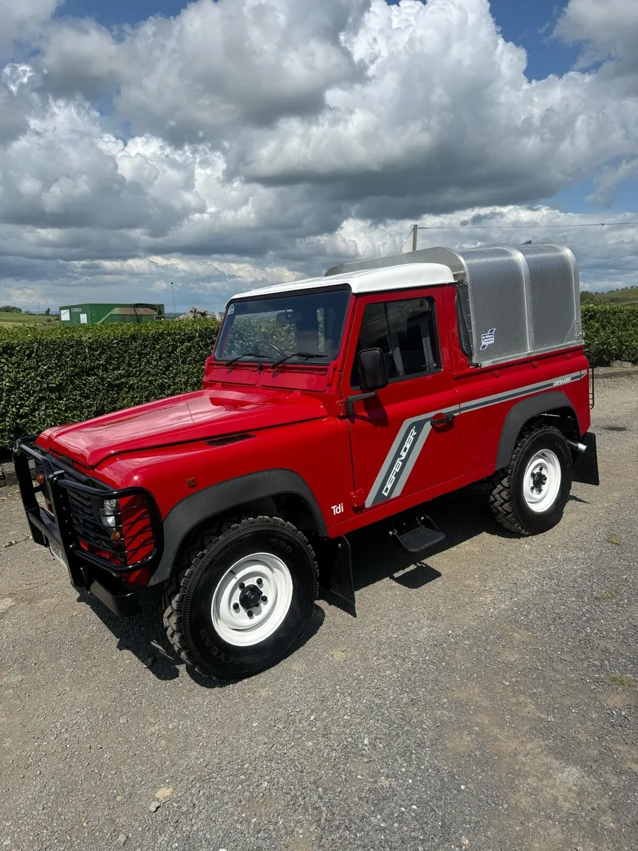 Landrover defender - Image 1