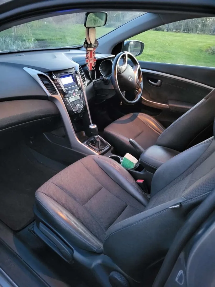 Hyundai i30 - Image 2