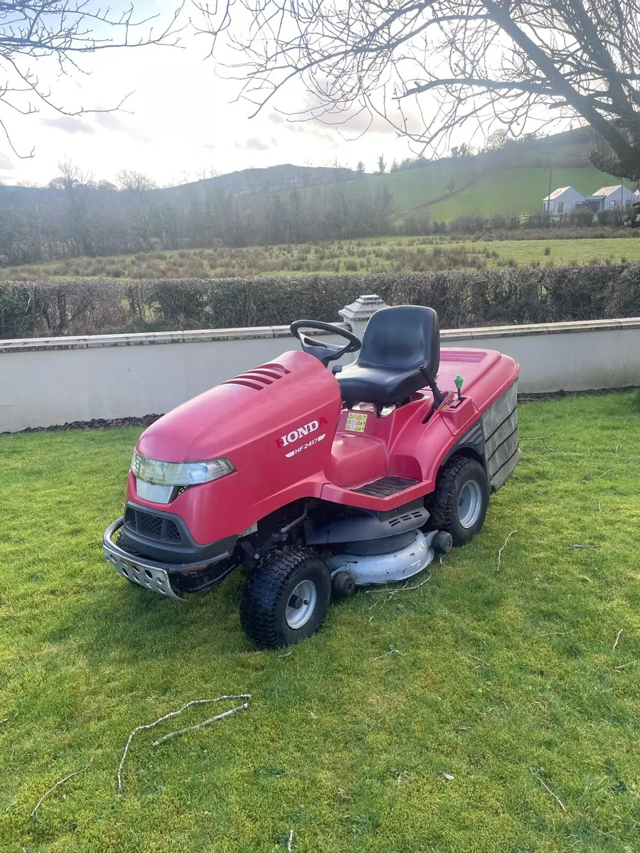 Honda 2417 ride on - Image 1