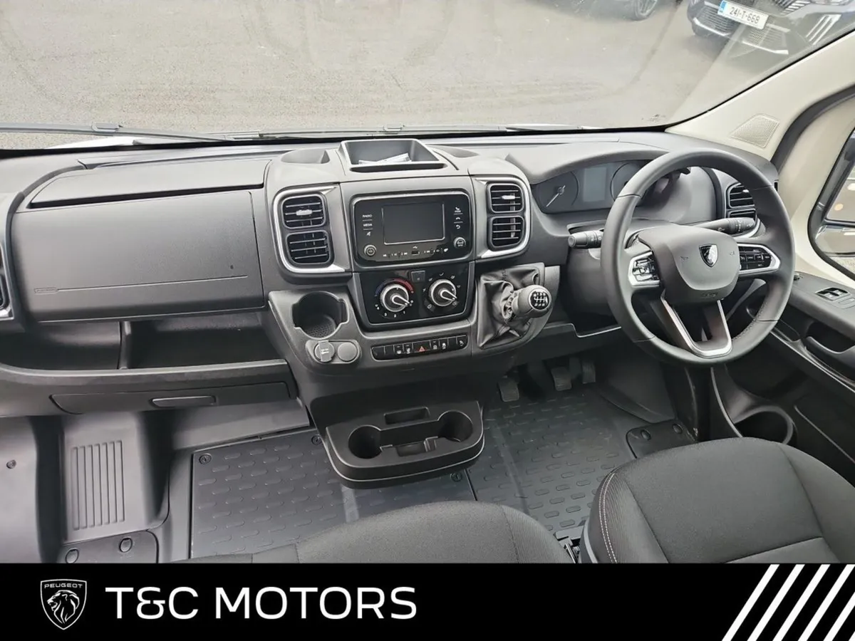 Peugeot Boxer L2 H1 2.2 Blue HDI 120  demo Model - Image 2