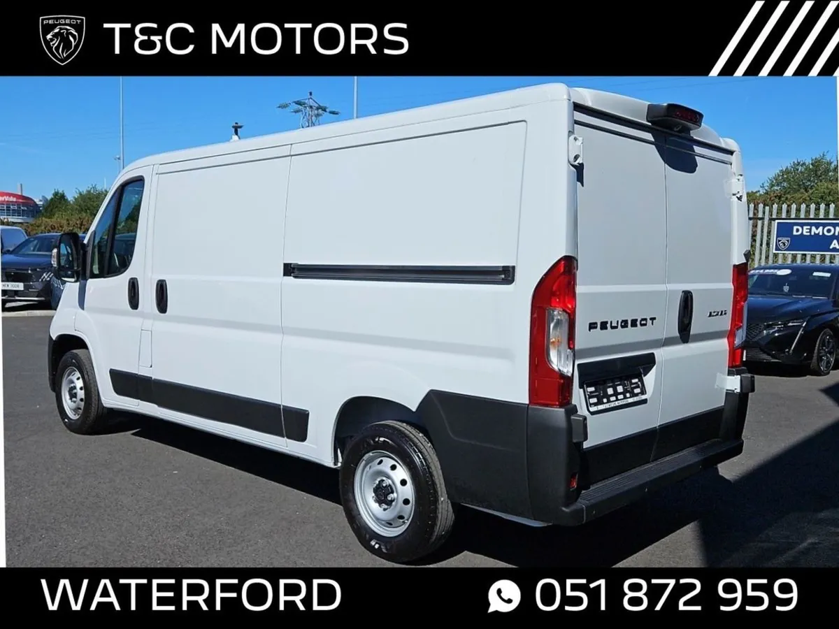 Peugeot Boxer L2 H1 2.2 Blue HDI 120  demo Model - Image 3