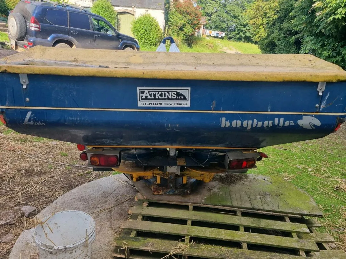 Fertiliser spreader - Image 3