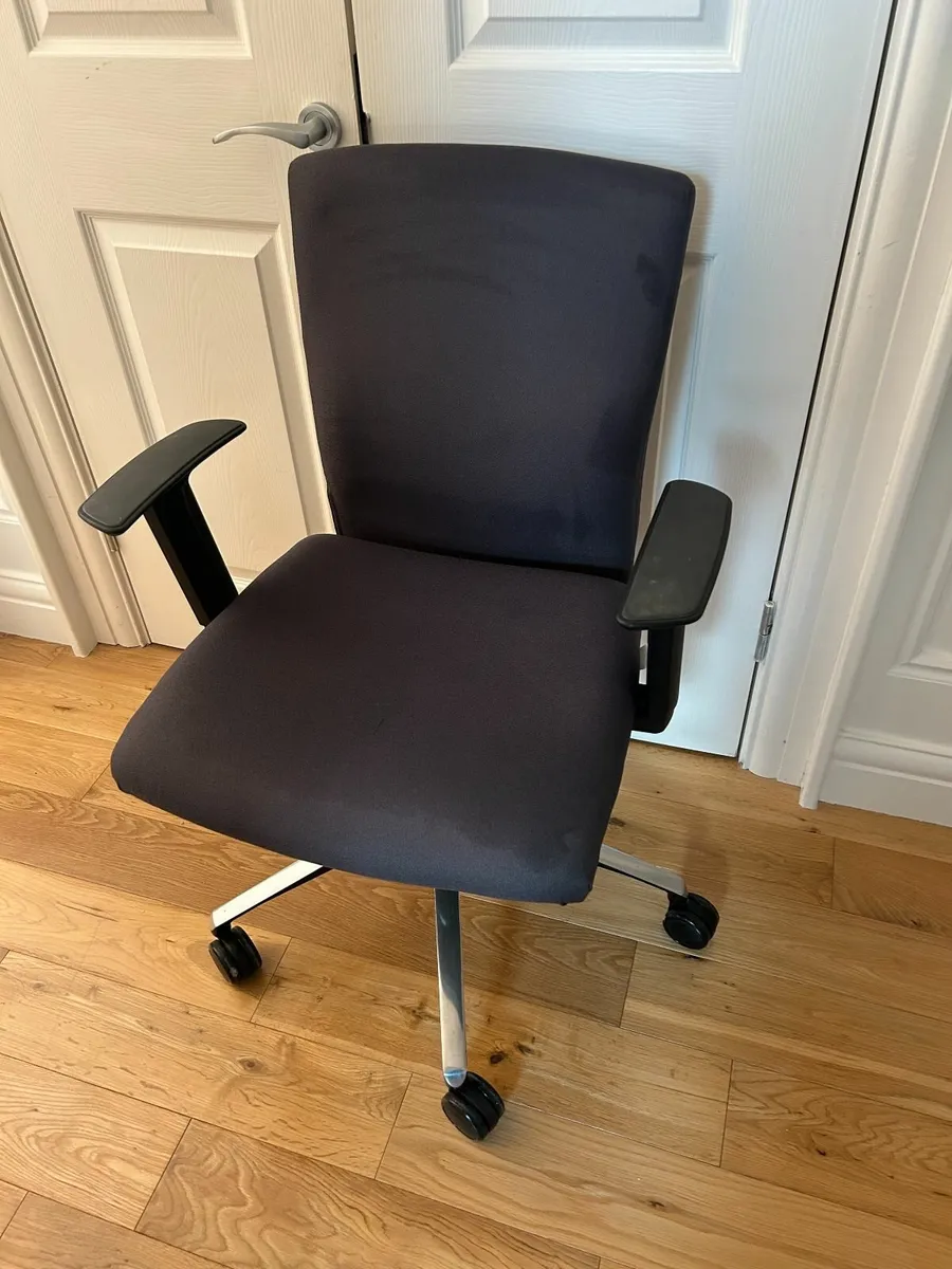 Office Chair - Image 1