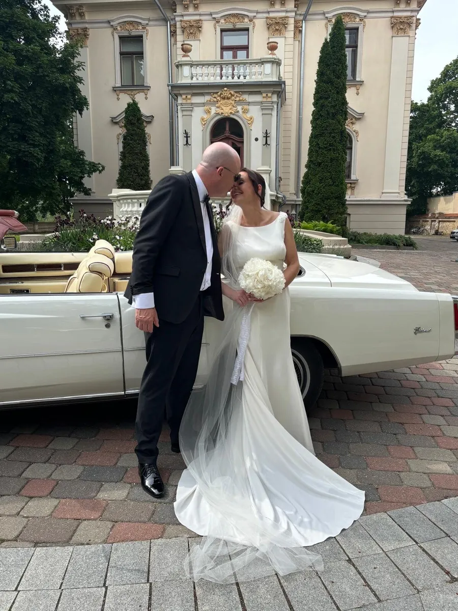 Wedding dress - Image 1