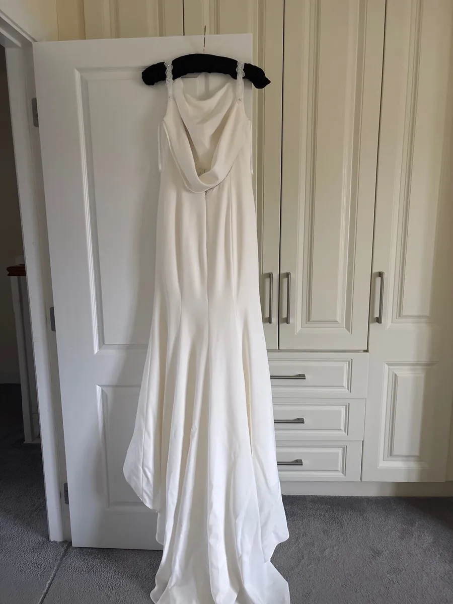 Wedding dress - Image 2