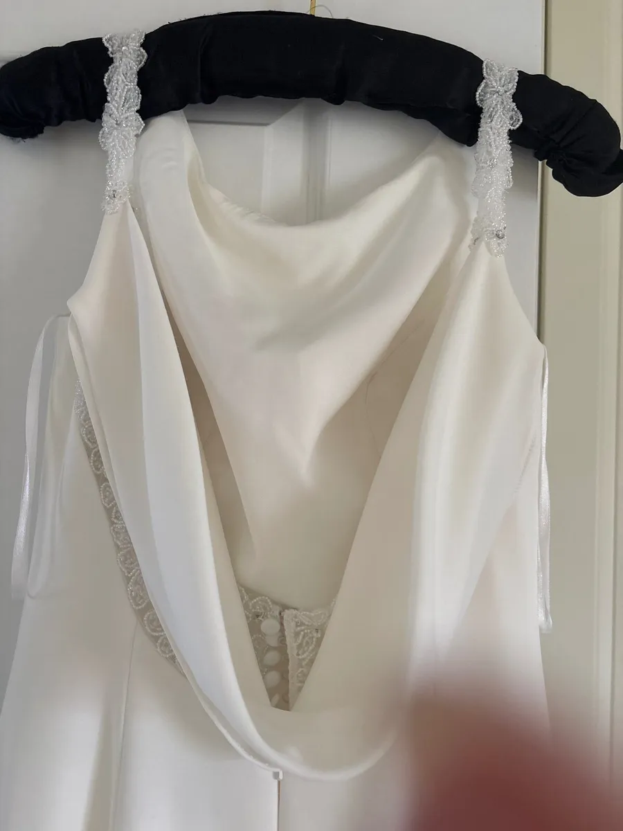 Wedding dress - Image 3