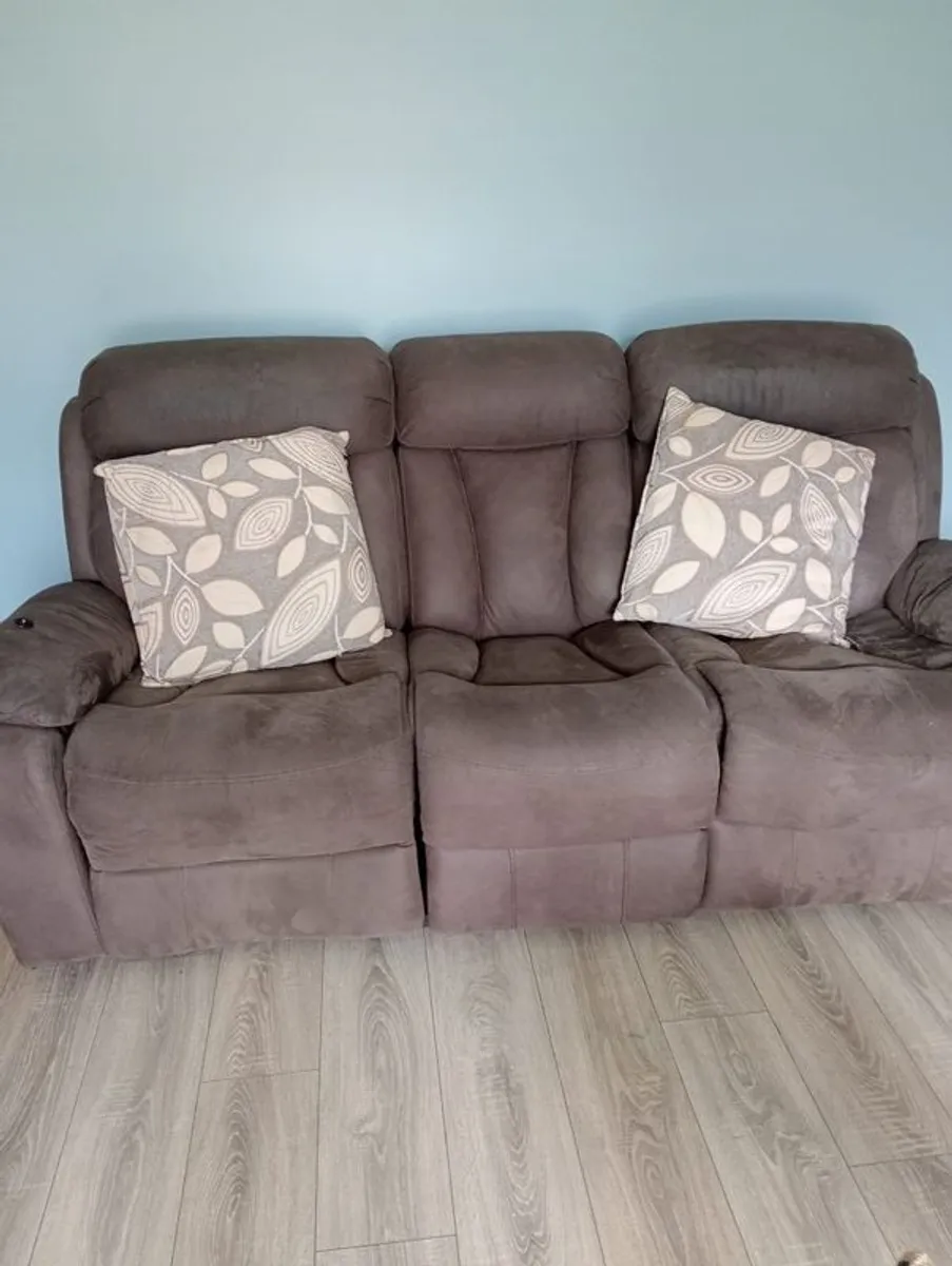 3 seater recliner - Image 1