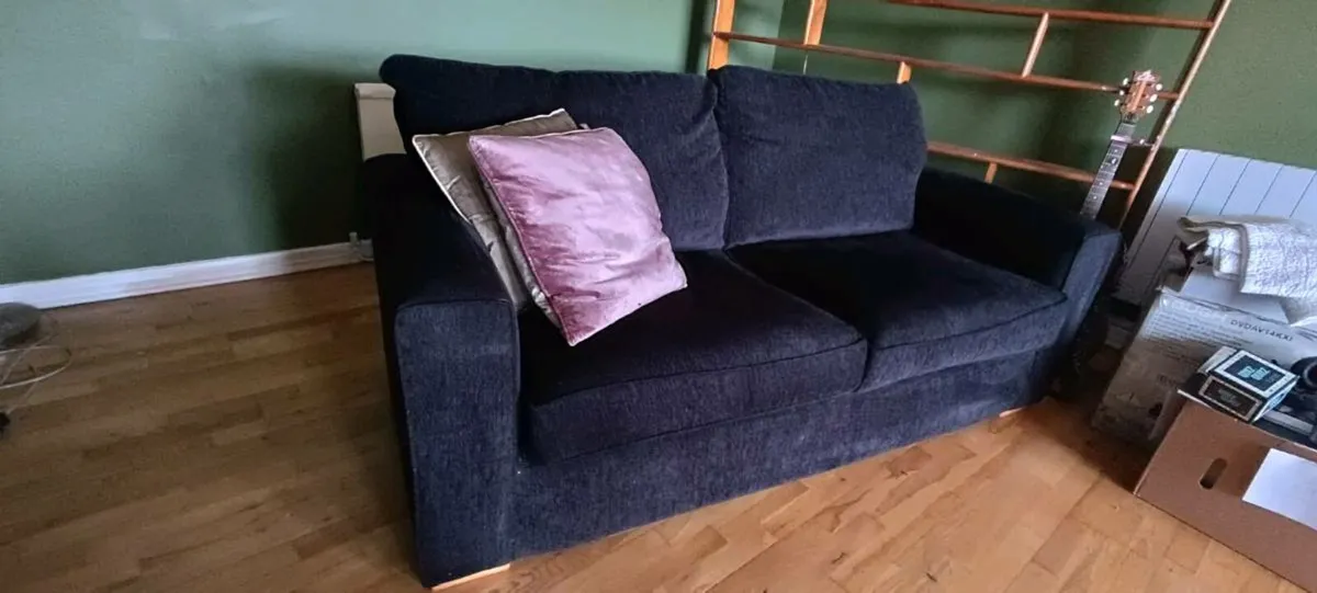 *MUST GO TODAY* - Free 🆓 Beautiful couch - Image 2
