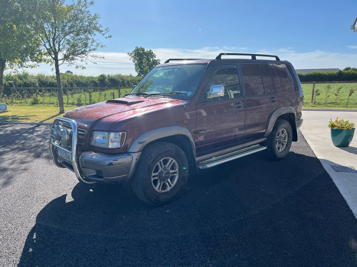 2003 Isuzu Trooper - Image 2