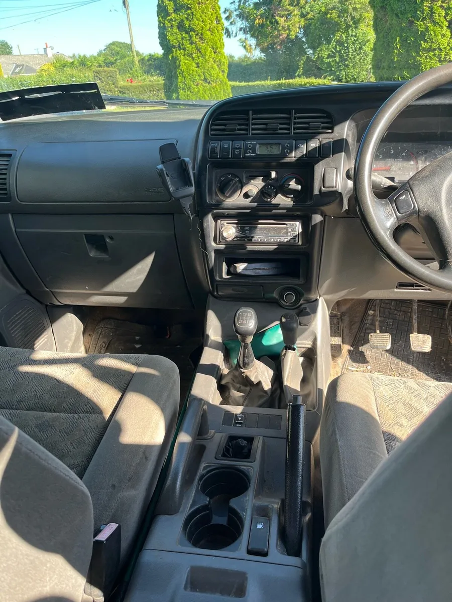 2003 Isuzu Trooper - Image 3