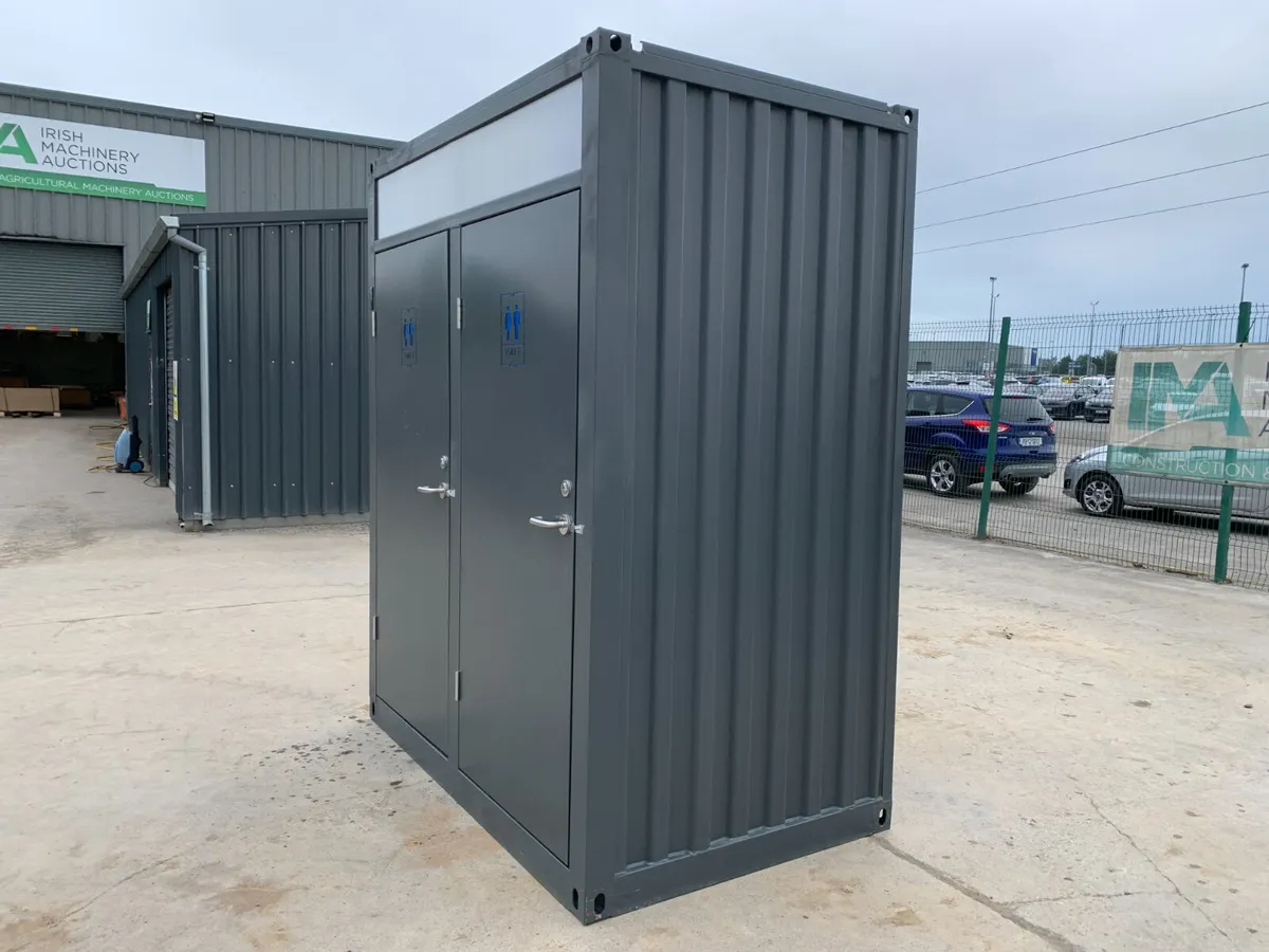 NEW/UNUSED DOUBLE TOILET BLOCK FOR AUCT TOMORROW - Image 2