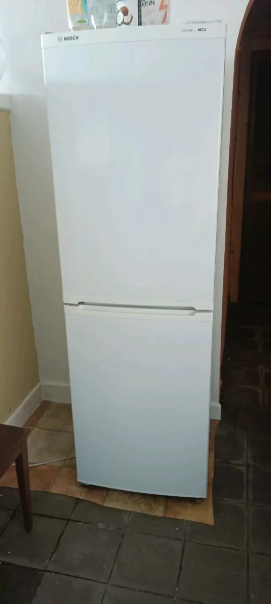 Fridge * MUST GO TODAY* FREE - Image 1