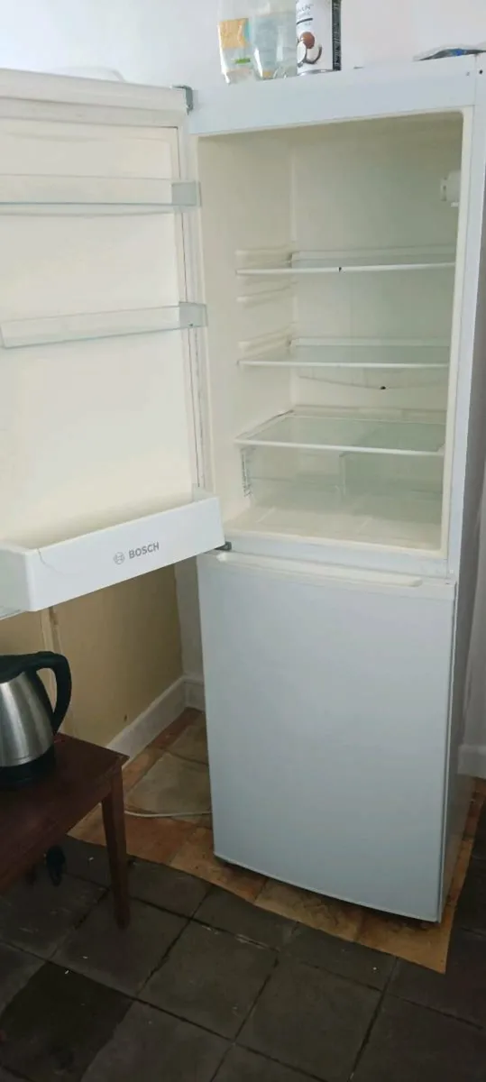 Fridge * MUST GO TODAY* FREE - Image 3