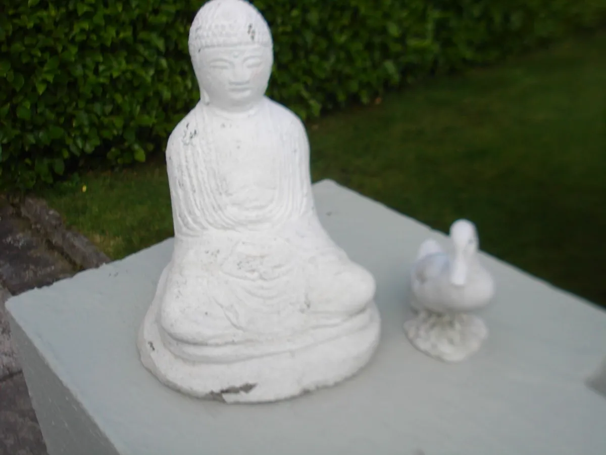 SMALL WHITE CONCRETE BUDDHA. - Image 1