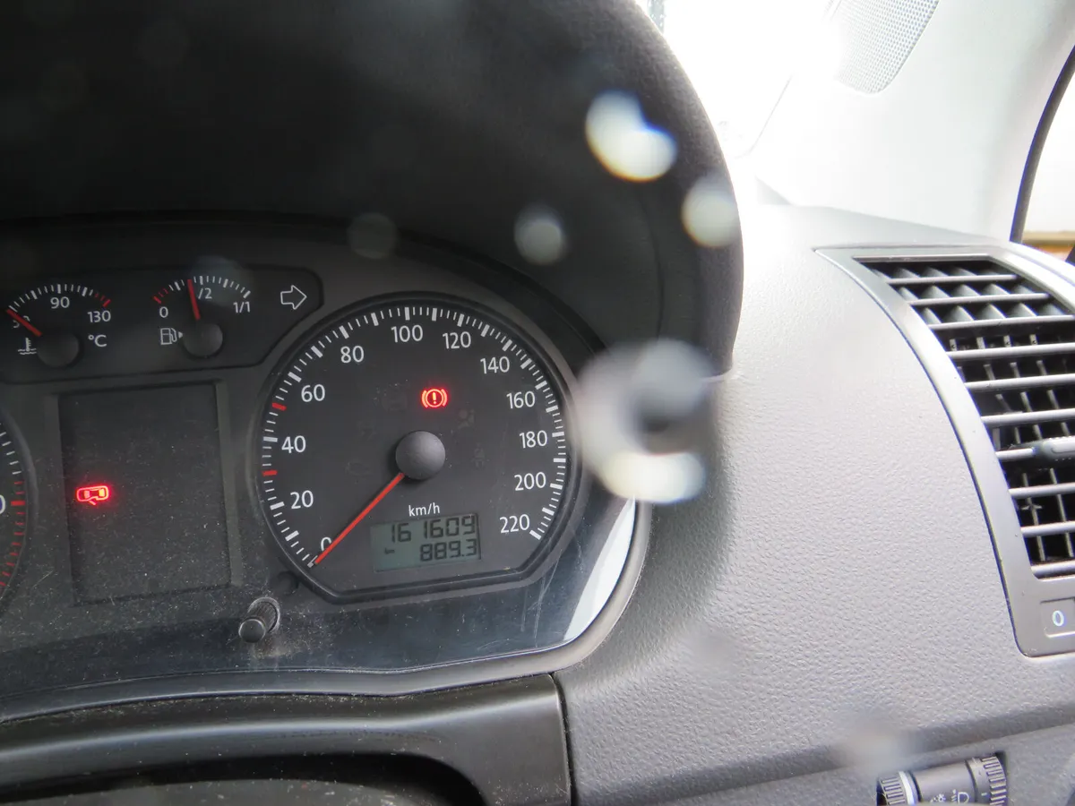 Volkswagen Polo 2007 5DR PETROL LOW MILEAGE - Image 2