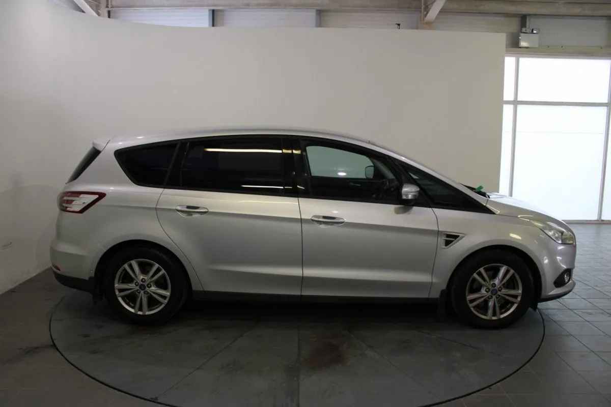 Ford S-Max 2.0 Tdci 120PS Zetec - Image 3