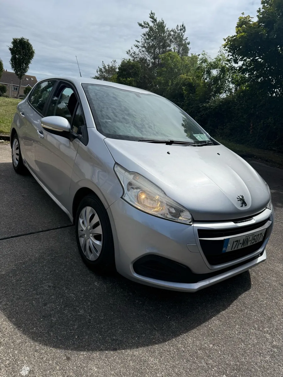 Peugeot 208 - Image 2