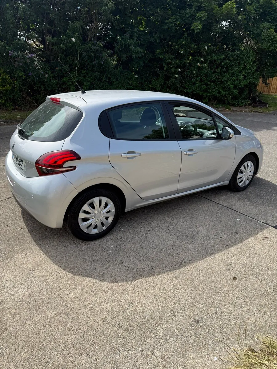 Peugeot 208 - Image 3