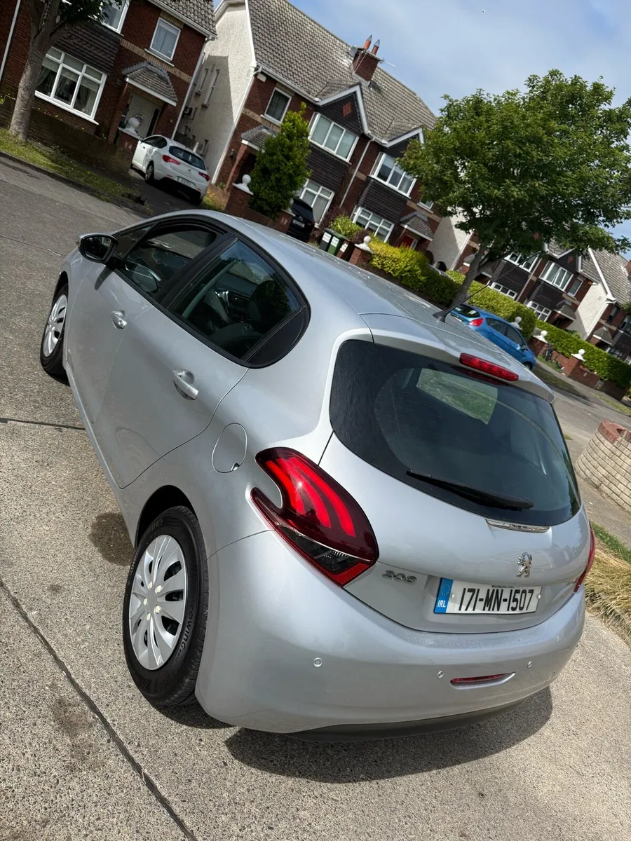 Peugeot 208 - Image 4