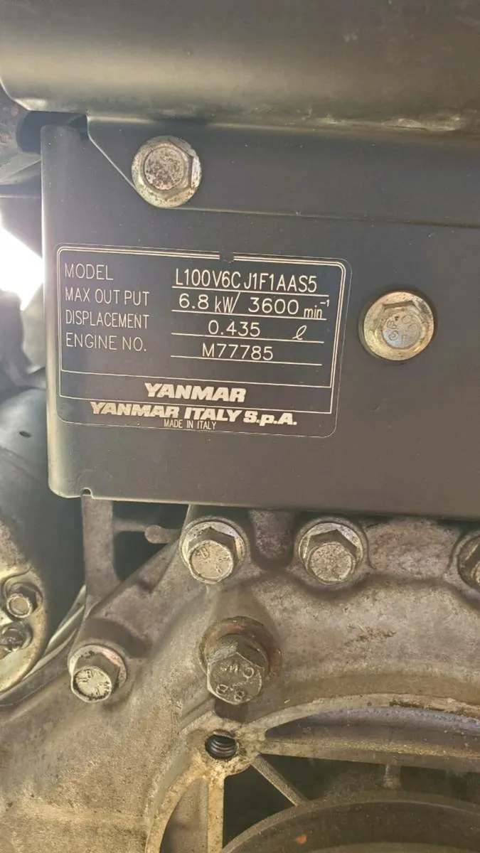 Yanmar l100 diesel engine - Image 2