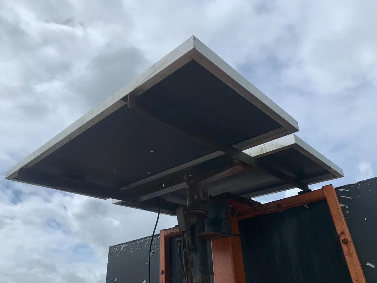 3 X UNRESERVED VMS BOARDS FOR AUCTION TOMORROW - Image 3