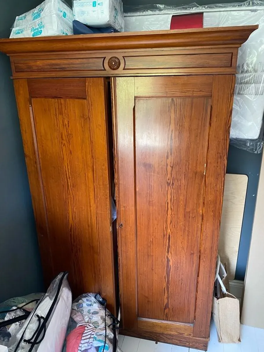 Antique wardrobe - Image 1