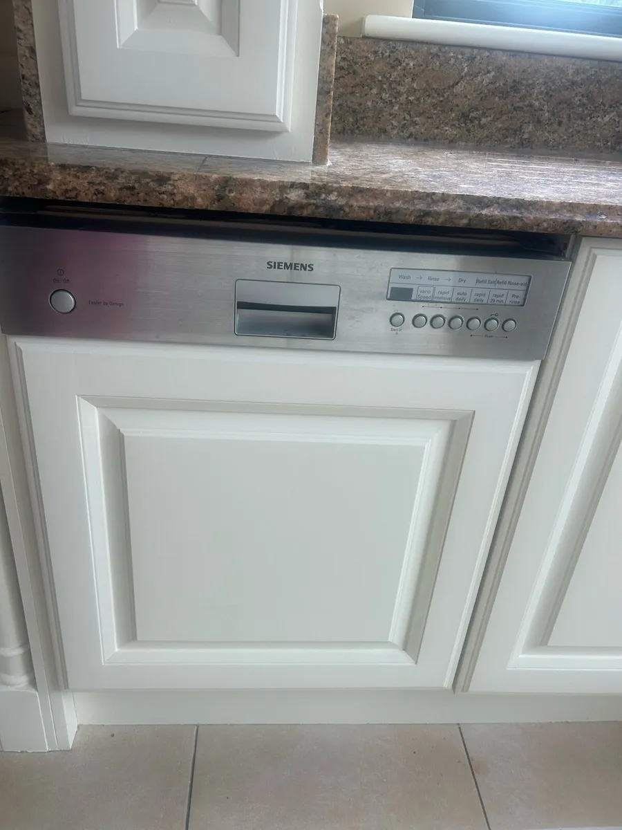 Siemens integrated dishwasher - Image 1