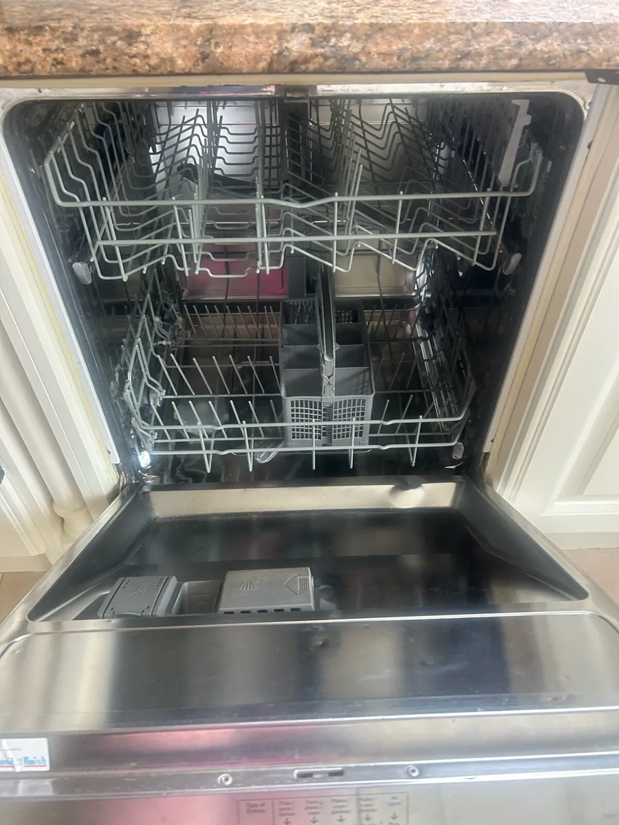 Siemens integrated dishwasher - Image 2