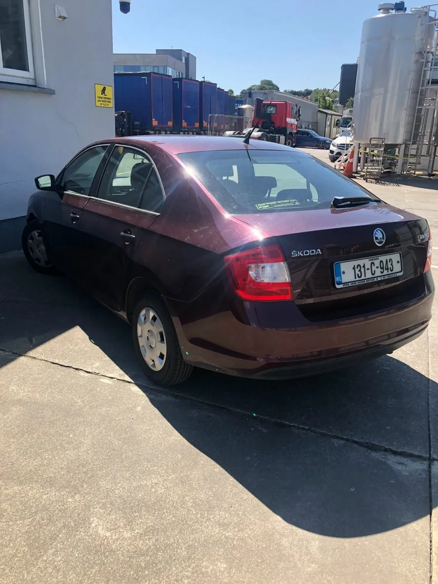 Skoda Rapid 2013 - Image 2