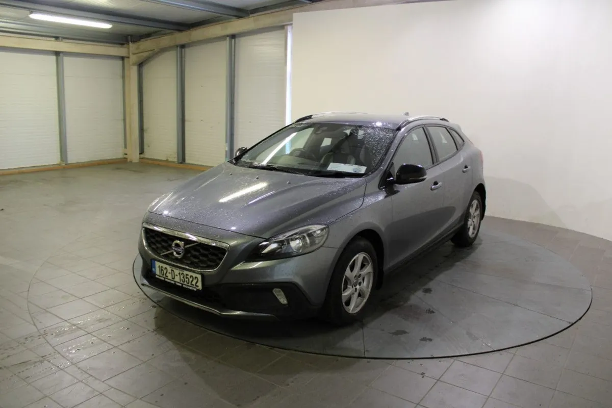 Volvo V40 GT D3 (150hp) SE  leather Auto - Image 4