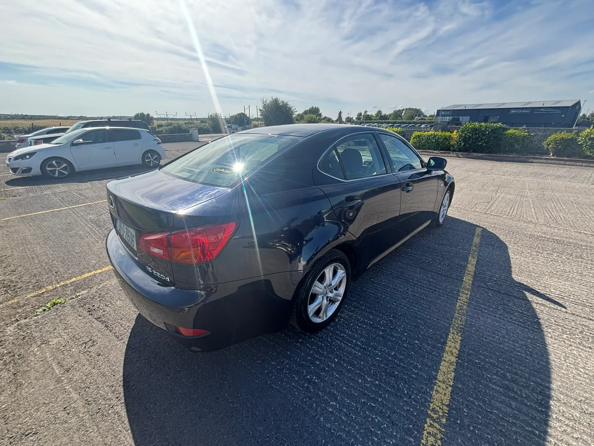 2006 LEXUS IS 220D - Image 2
