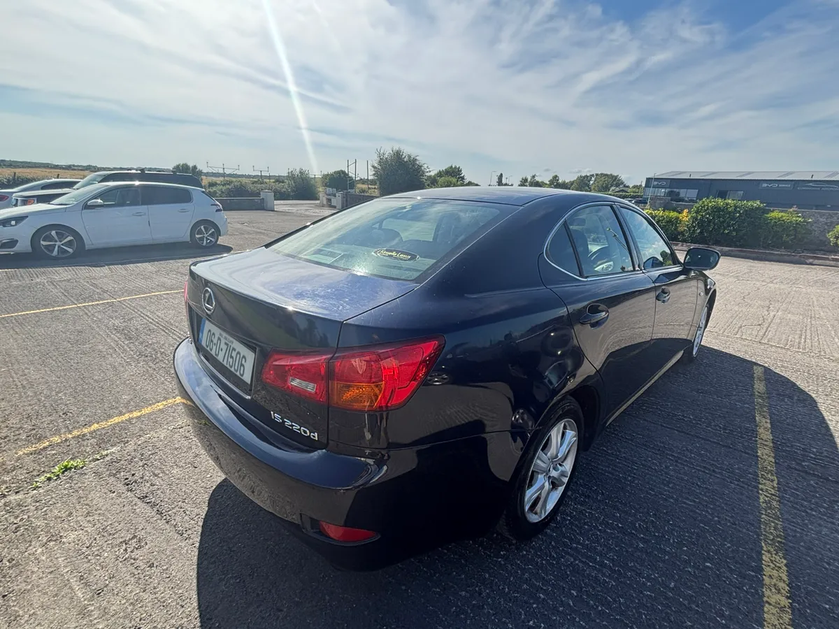 2006 LEXUS IS 220D - Image 3