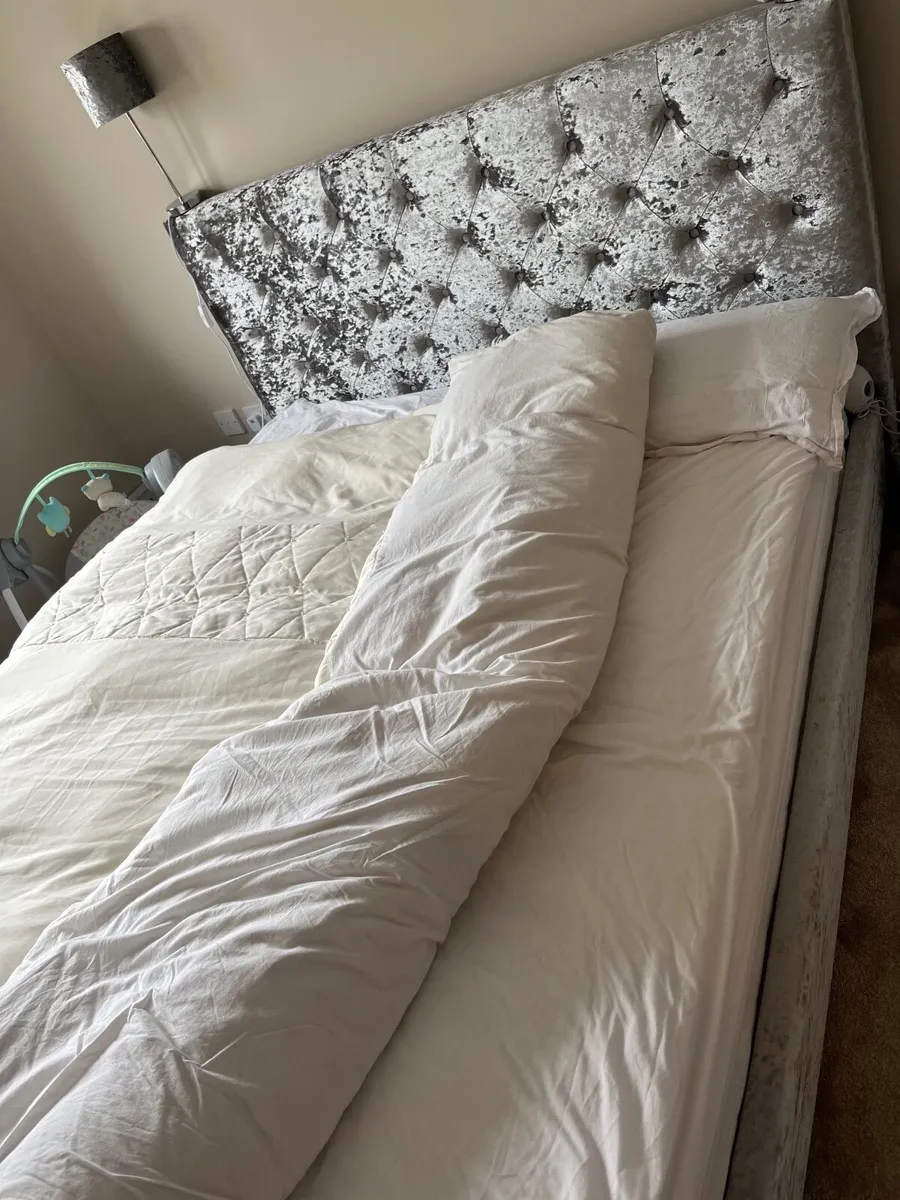 Double Bed - Image 3