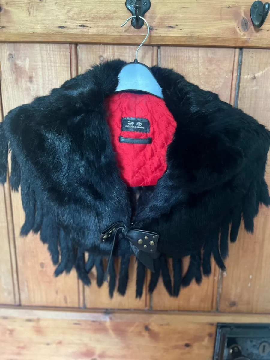 Stunning Vintage Shoulder wrap - Image 1