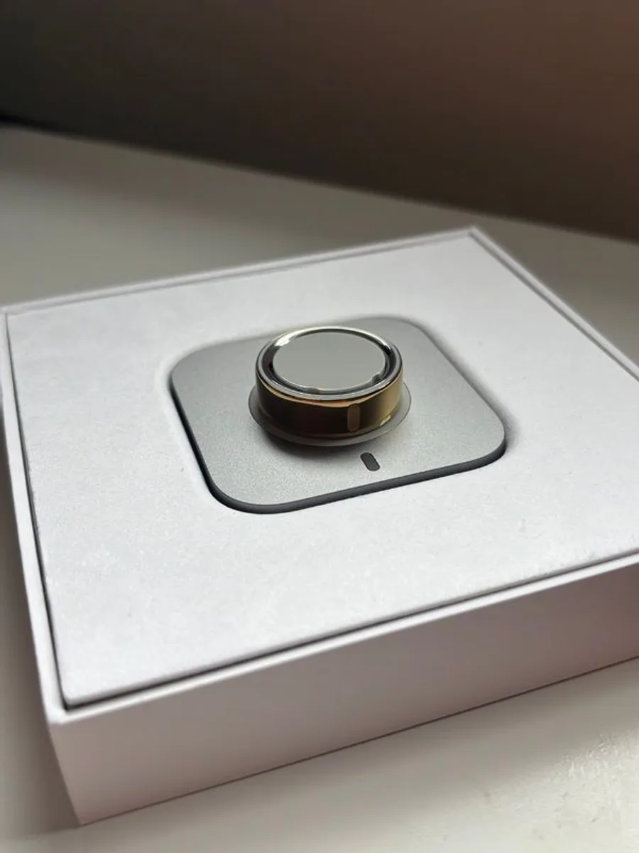 Gold Oura Ring Gen 4 - Image 4
