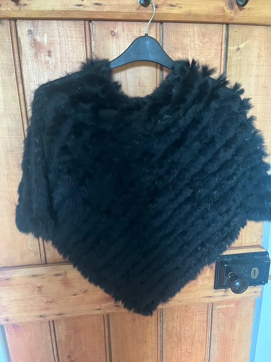Gorgeous soft poncho - Image 1