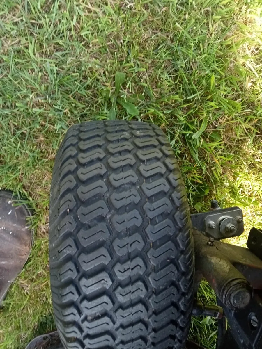 Ride On Lawnmower - Image 1